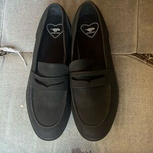 Rocket Dog black leather size 9, never worn loafers like New